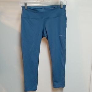 Nike capri workout leggings S